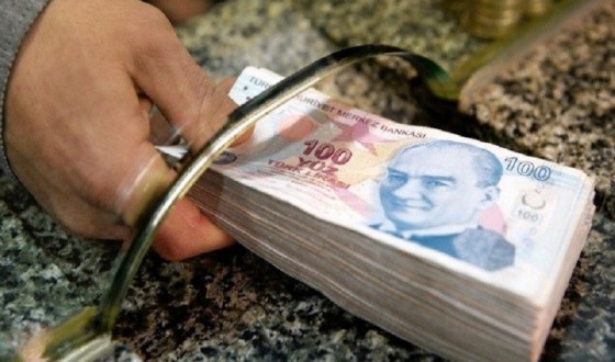 Ev sahibi olup kirada oturan emekli emlak vergisi öder mi?